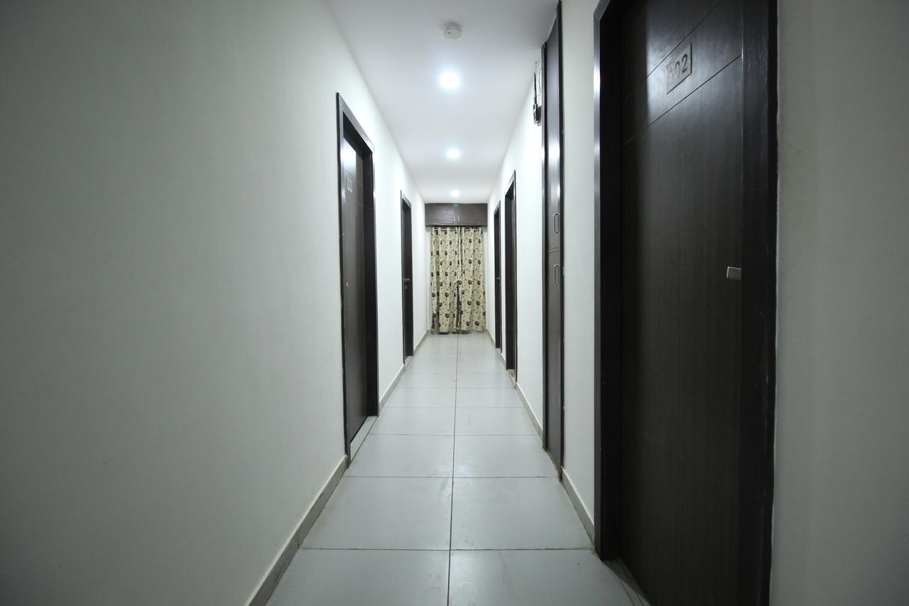 New Rajdhani Hotel วาโดดารา ภายนอก รูปภาพ